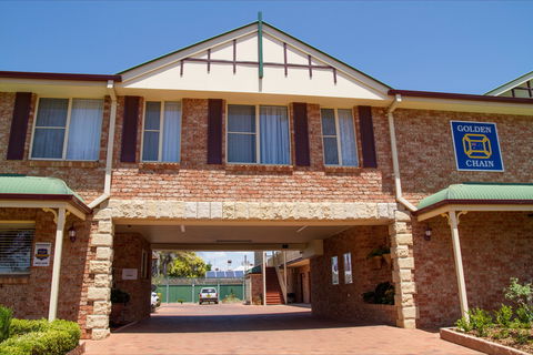 Endeavour Court Motor Inn - Accommodation Fremantle 1