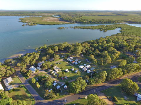 Poona Palms Holiday Park - Accommodation Fremantle 0
