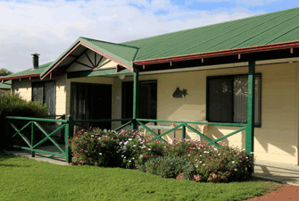 Surfside Ocean Beach - Accommodation Fremantle 1