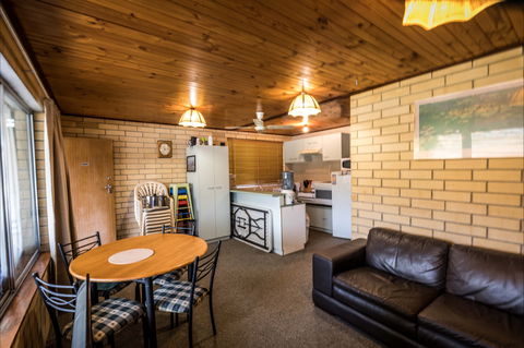 80 Page Drive Blanchetown -River Shack Rentals - Accommodation Fremantle 2