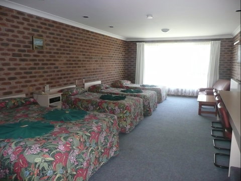 Big Trout Motor Inn - Accommodation Fremantle 2