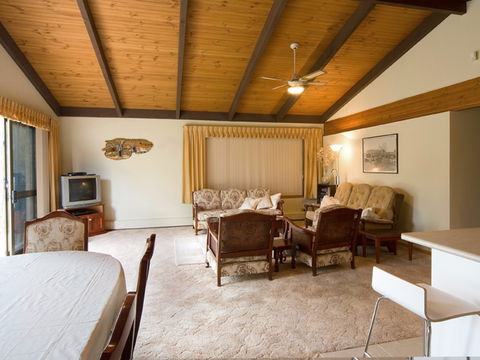 Chisholm Heights CBD Accommodation - Accommodation Fremantle 0