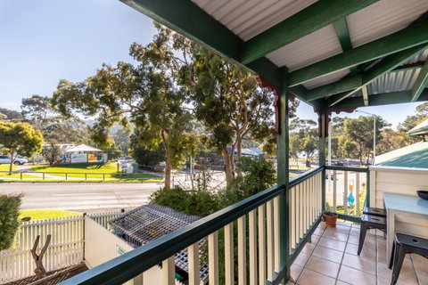 Dlux + Escape @ Lorne - Accommodation Fremantle 2