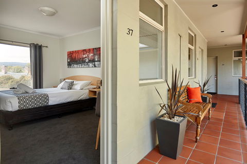 Elphin  Motel & Serviced Apartments - Accommodation Fremantle 1