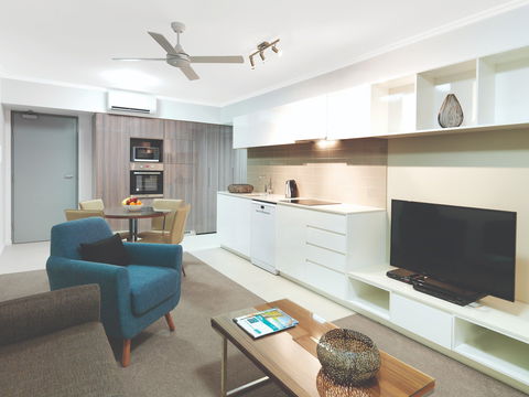 Oaks Mackay Carlyle Suites - Accommodation Fremantle 1