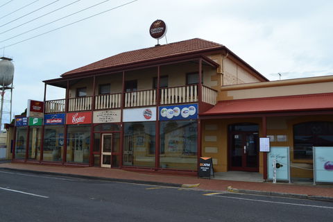 Victoria Hotel Port McDonnell - Accommodation Fremantle 0
