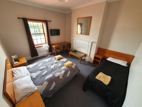 Victoria Hotel Port McDonnell - Accommodation Fremantle 1