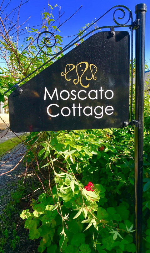 3 Divas Accommodation - The Moscato Cottage - Accommodation Fremantle 1