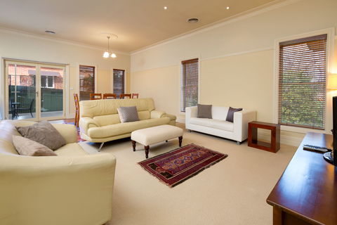 Ampleforth East - Accommodation Fremantle 2