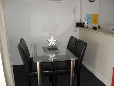 Beaches Serviced Apartments - Accommodation Fremantle 2
