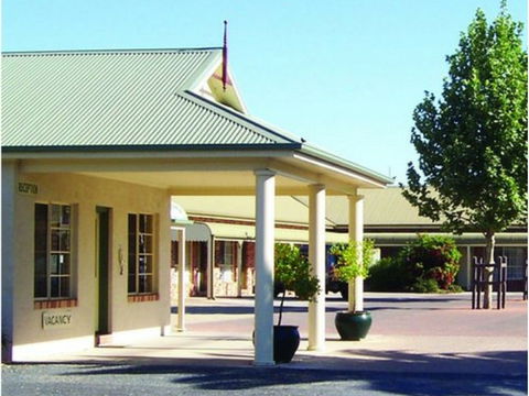 Country Gardens Motor Inn - Accommodation Fremantle 0