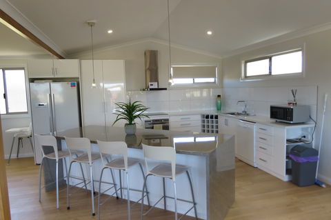 Cozzys Condo Luxury Beach House - Accommodation Fremantle 2