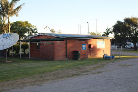 Grafton Greyhound Racing Club Caravan Park - Accommodation Fremantle 0