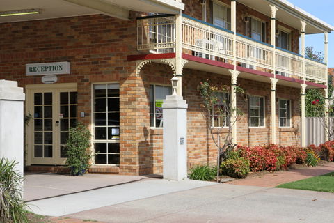 Grand Manor Motor Inn - Accommodation Fremantle 0
