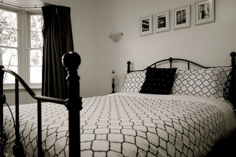 Leura Camellias - Accommodation Fremantle 0