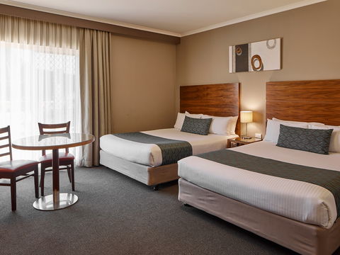 Quality Hotel Dickson - Accommodation Fremantle 1