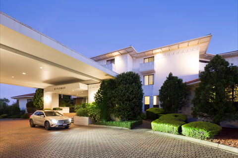 Ramada By Wyndham Diplomat Canberra - Accommodation Fremantle 0