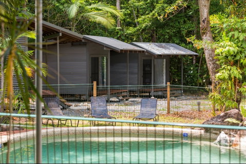 Safari Lodge - Accommodation Fremantle 0