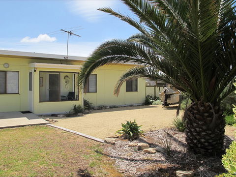 Seahorse Beach Shack - Accommodation Fremantle 0