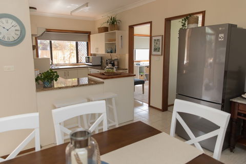 Taranaki Beach Unit - Accommodation Fremantle 0