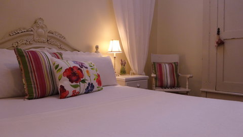 The Globe Inn - Accommodation Fremantle 0