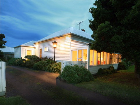 The Lonsdale Palms - Accommodation Fremantle 0