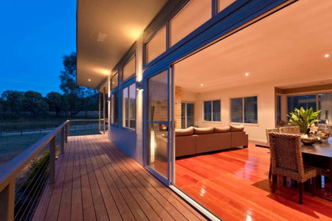Blue  Cliff Retreat - Accommodation Fremantle 2