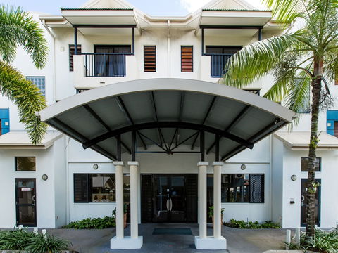 Cairns Queens Court - Accommodation Fremantle 1