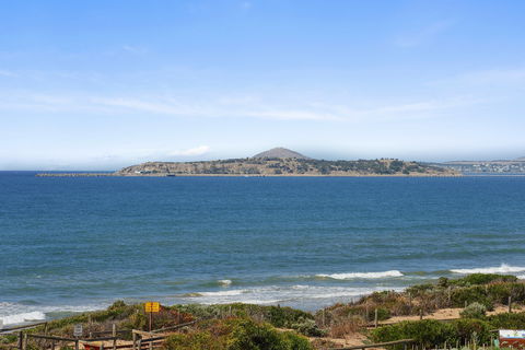 Chiton On The Rocks - Breathtaking Panoramic Coastal Views - Accommodation Fremantle 1