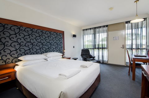 Commodore On The Park - Accommodation Fremantle 2