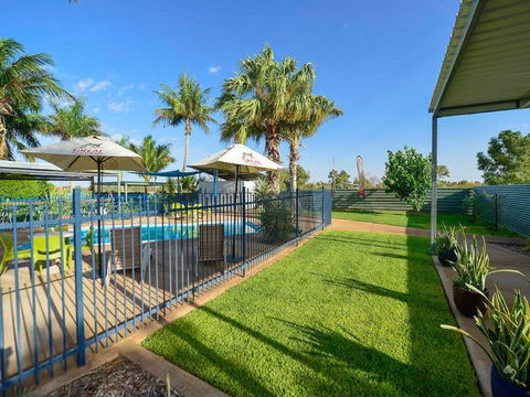 Devils Marbles Hotel - Accommodation Fremantle 1