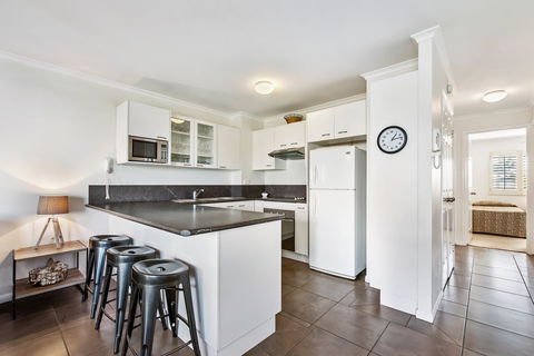 Dockside Holiday Apartments - Accommodation Fremantle 2