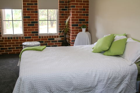 Downunder Farmstays - Accommodation Fremantle 0