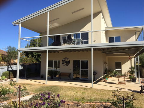Lyreen's Apartment Bed And Breakfast - Accommodation Fremantle 0