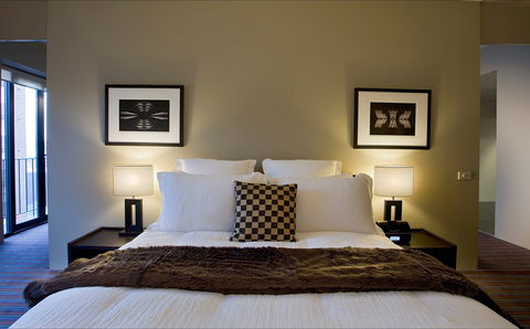 Overlooking The City's Silhouette - Accommodation Fremantle 1