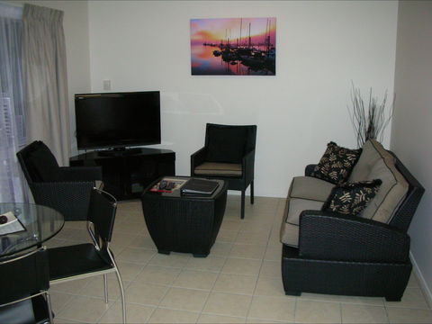 Palm View Holiday Apartments - Accommodation Fremantle 0