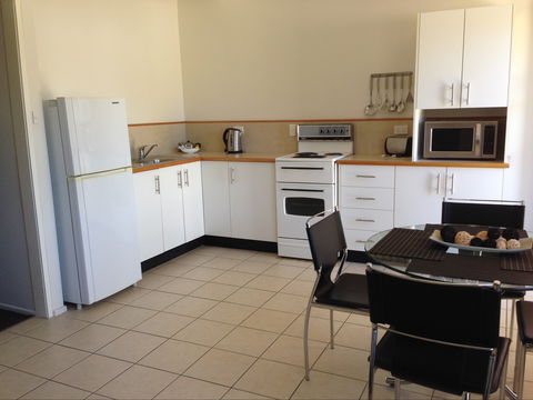 Palm View Holiday Apartments - Accommodation Fremantle 2