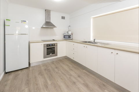 Spalding Lodge Unit 16 - Accommodation Fremantle 2