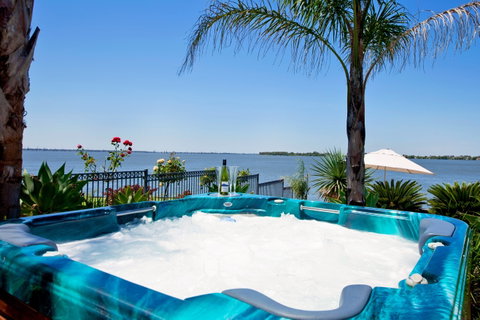 Waterfront Holiday Houses - Accommodation Fremantle 1