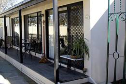 Courtside Cottage Bed And Breakfast - Accommodation Fremantle 0