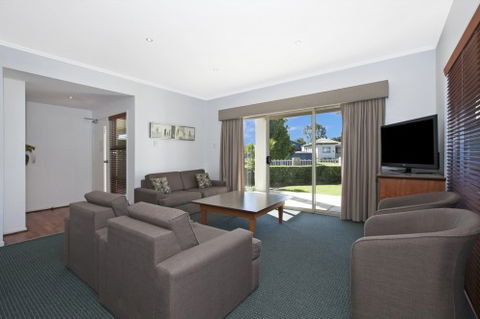 Comfort Inn & Suites Northgate Airport - Accommodation Fremantle 2