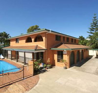 Airlie Court Holiday Apartments - Accommodation Fremantle