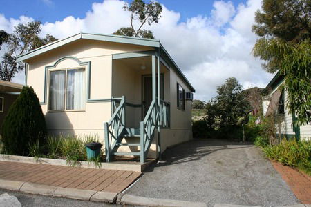 Woodcroft Park Caravan Park - Accommodation Fremantle 2