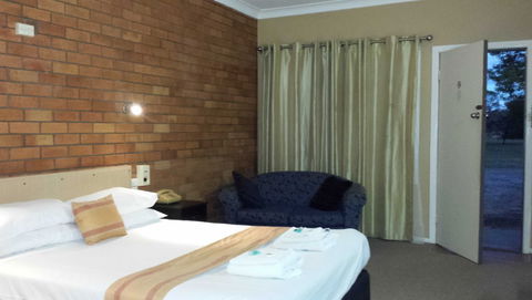 AA Hilldrop Motor Inn - Accommodation Fremantle 0