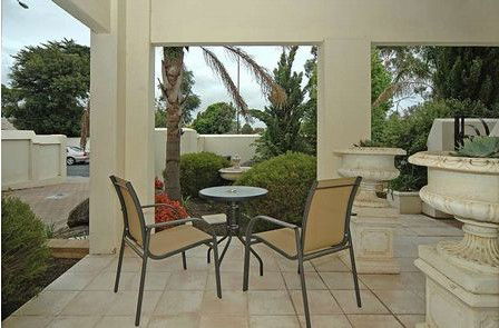 Michelle's Garden Apartments - Accommodation Fremantle 0