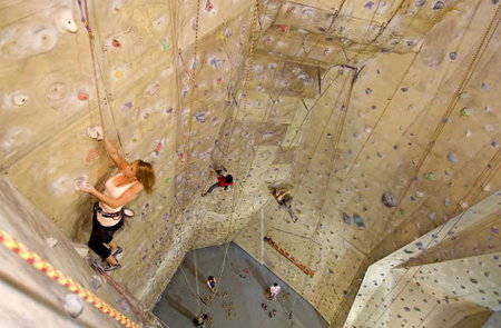 Cliffhanger Climbing Gym - Accommodation Fremantle 3