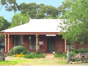 Stacey Studio Gallery & Almond Grove B&B - Accommodation Fremantle 0