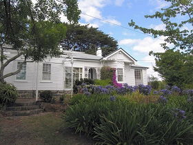 Home Hill - Accommodation Fremantle 0