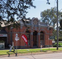 Old Post Office Seymour - Fine Art Gallery  Licensed Restaurant - Accommodation Fremantle