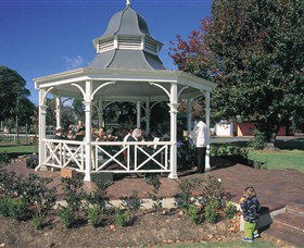 Muir House Art Gallery - Accommodation Fremantle 0